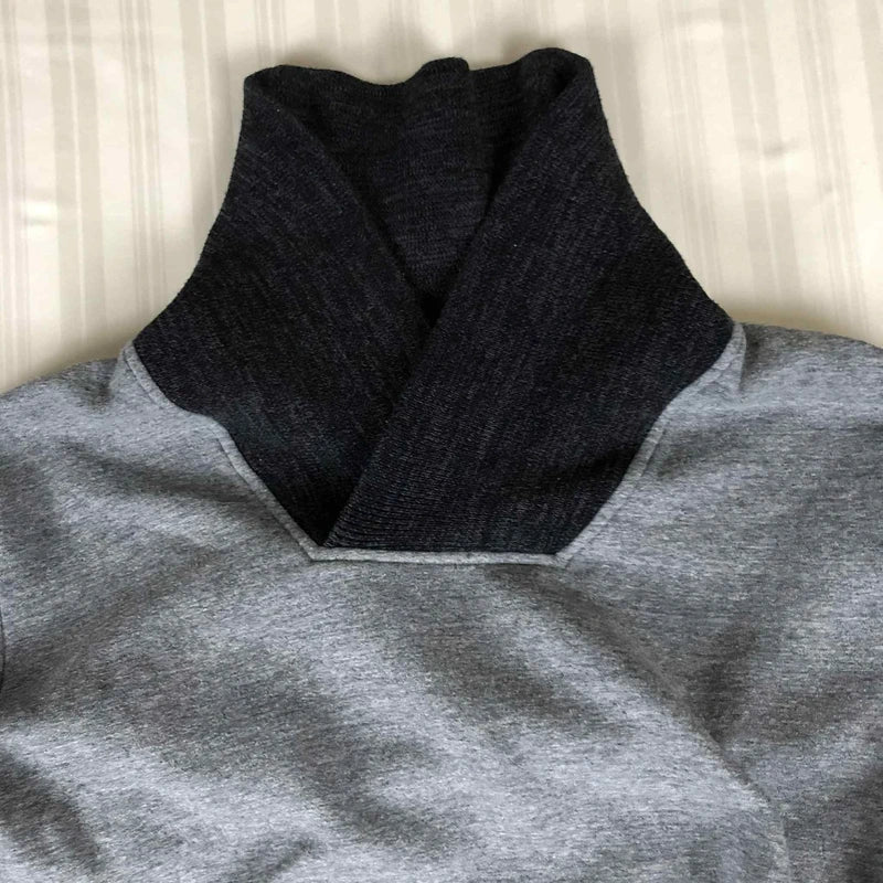 Hanorac B H&M gri-negru colorblock cu guler înalt