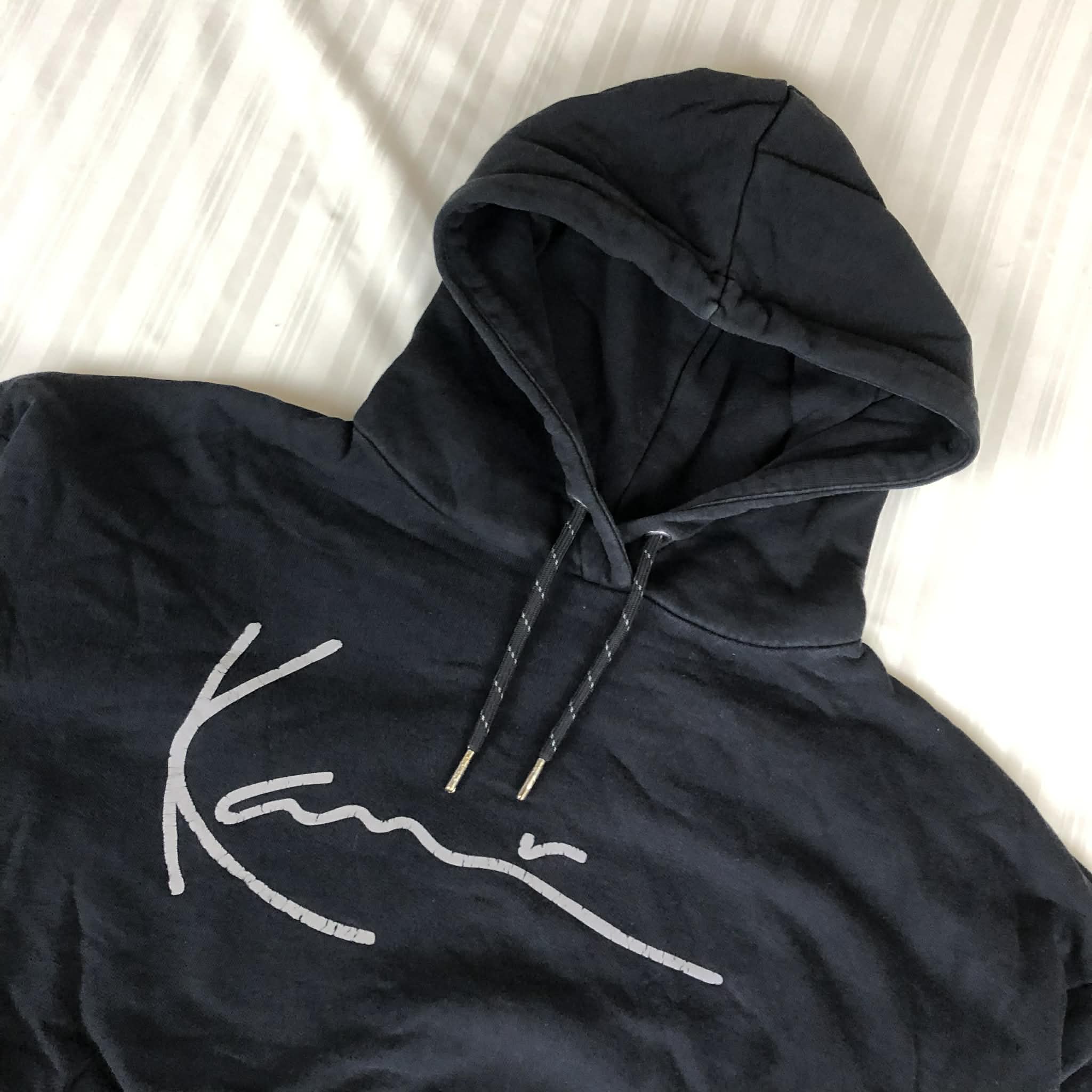 Hanorac F Kani Cropped Black - Signature Script Reflective S